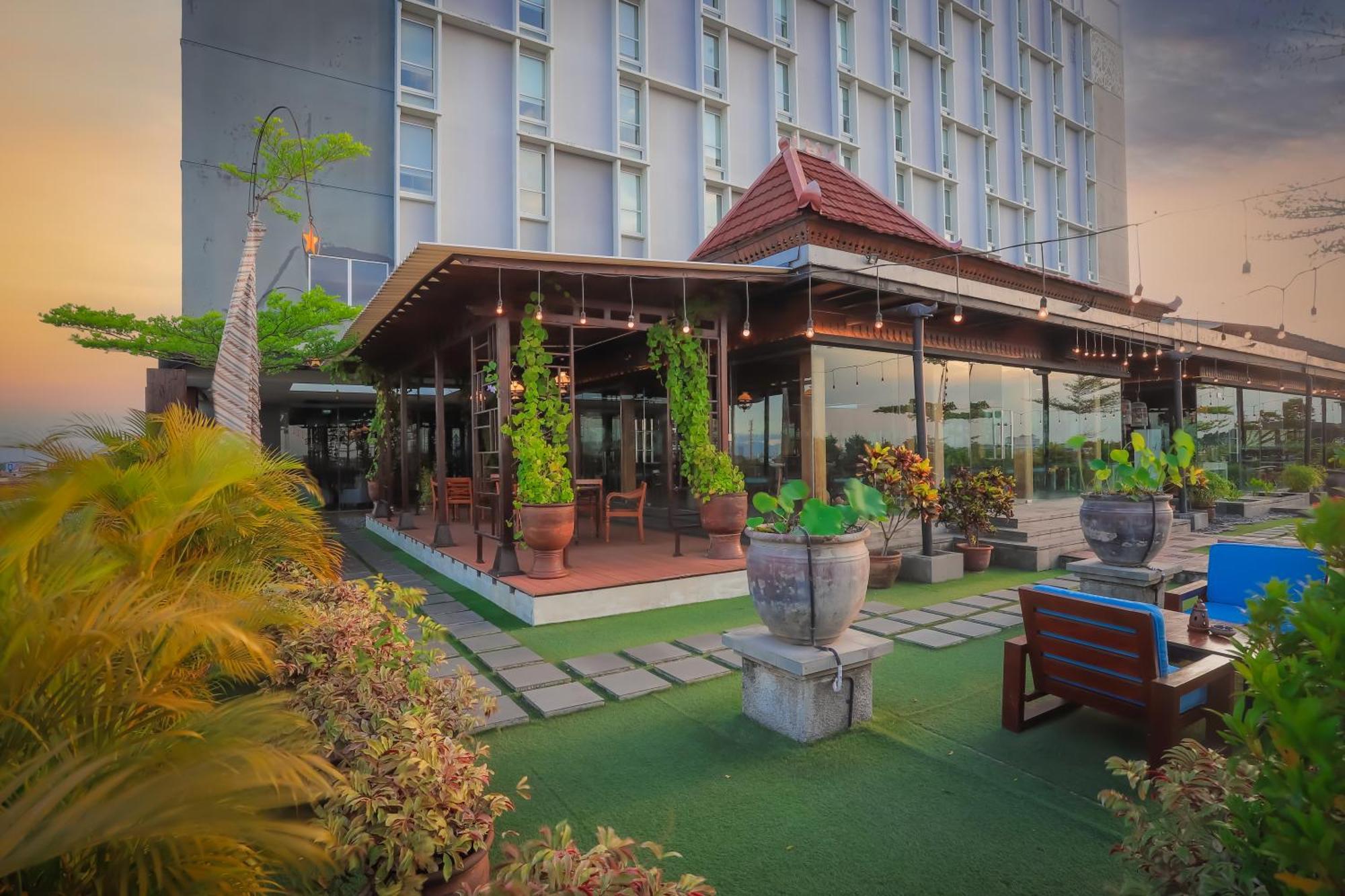 Swiss-Belinn Saripetojo Solo Екстериор снимка