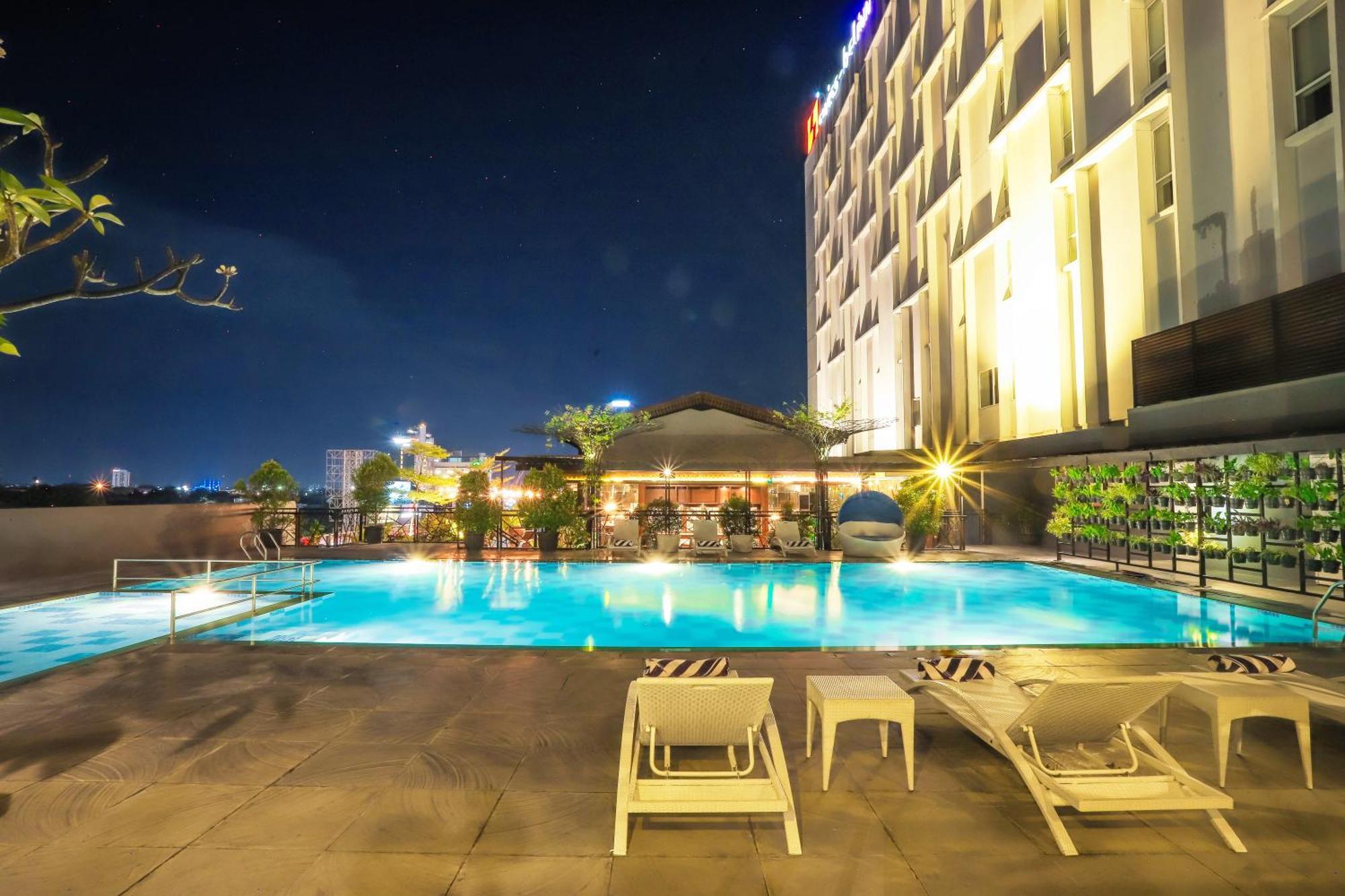 Swiss-Belinn Saripetojo Solo Екстериор снимка