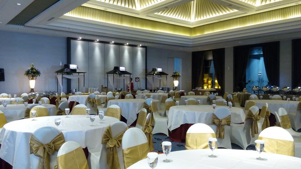 Swiss-Belinn Saripetojo Solo Екстериор снимка