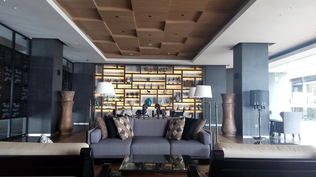 Swiss-Belinn Saripetojo Solo Екстериор снимка
